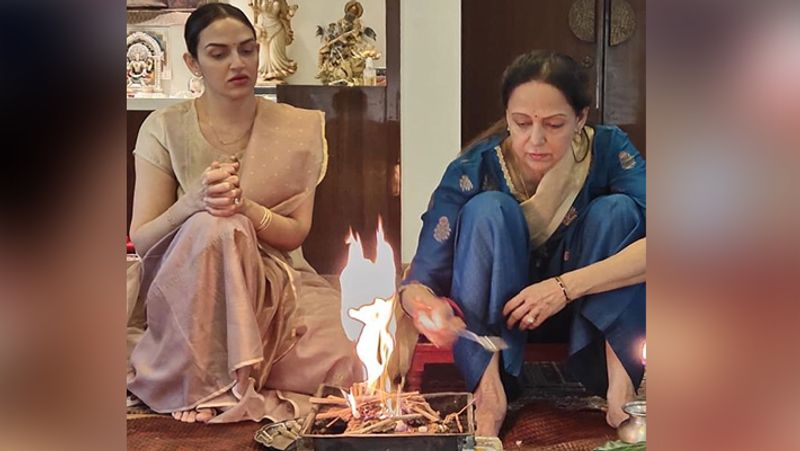 ईशा ने इंस्टाग्राम पर एक पोस्ट लिखकर जन्मदिन की बधाई देने वालों का शुक्रिया अदा किया है। उन्होंने लिखा- प्यार से भरा एक दिल, कृतज्ञता से भरी आत्मा। यह मैं हूं। चूंकि, मैं एक साल अधिक समझदार, मजबूत और फिट हो गयी हूं, मैं आपके प्यार, आशीर्वाद और शुभकामनाओं के लिए अपने जन्मदिन पर ही नहीं, हर रोज़ शुक्रिया कहना चाहती हूं। आप सबके लिए मेरी यही शुभकामना है कि खुश और स्वस्थ रहें।