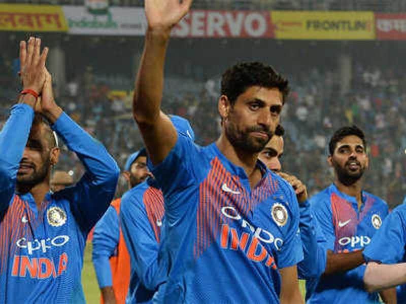 Asish Nehra is Disappointed over Kohlis comment over Miscommunication