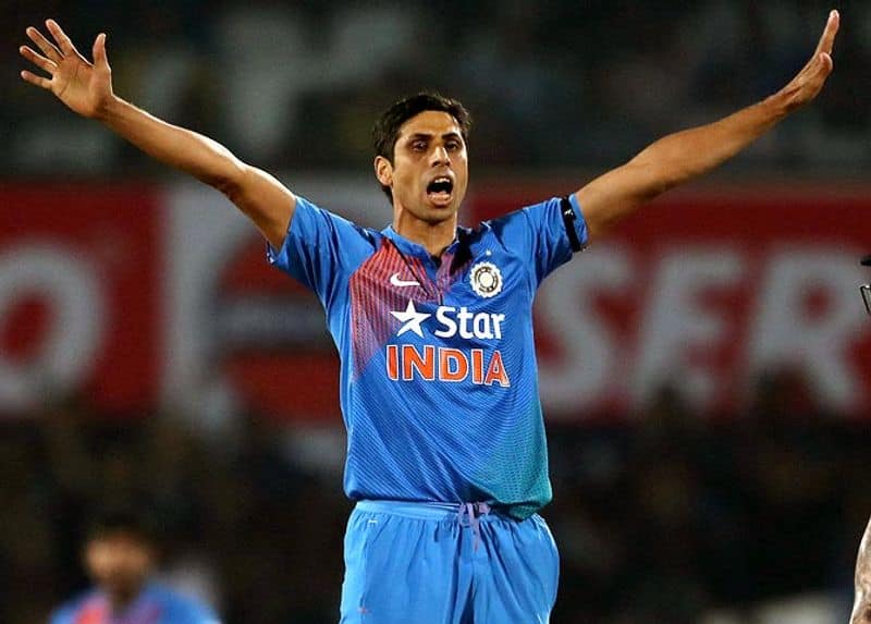 Asish Nehra is Disappointed over Kohlis comment over Miscommunication