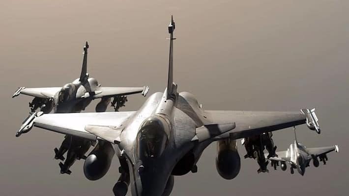 8 hours, 3700 nautical miles ... 3 Rafale jets that came to India in one breath. Sleep deprived China. 8 hours, 3700 nautical miles ... 3 Rafale jets that came to India in one breath. Sleep deprived China.