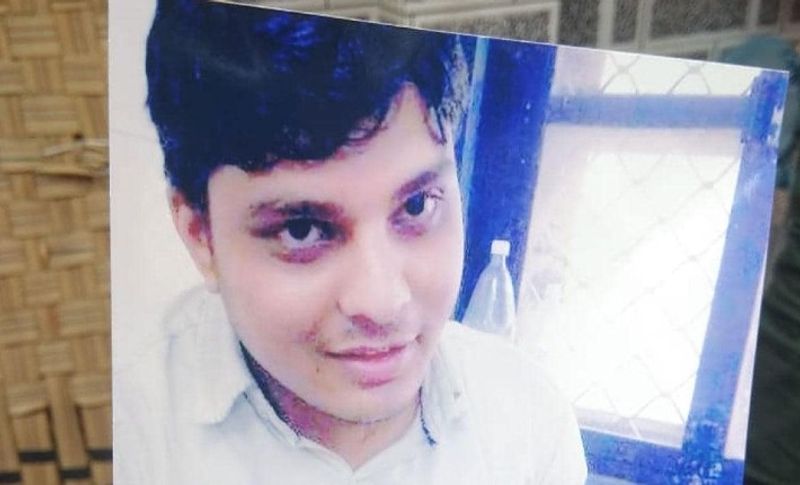 बता दें कि मृतक जितेंद्र कुमार दिल्ली के नत्थूपुरा एरिया में रहता था। वह आजादपुर की एक ट्रांसपोर्ट कंपनी में काम करता था। बताया जाता है कि वह बुधवार शाम ऑफिस के काम का बोलकर घर से निकला था। जब काफी देर तक वो घर नहीं पहुंचा और उसका फोन बंद आने पर घरवलों ने तलाश की तो कुछ दूर ही उसका शव मिला। (मृतक जितेंद्र कुमार)