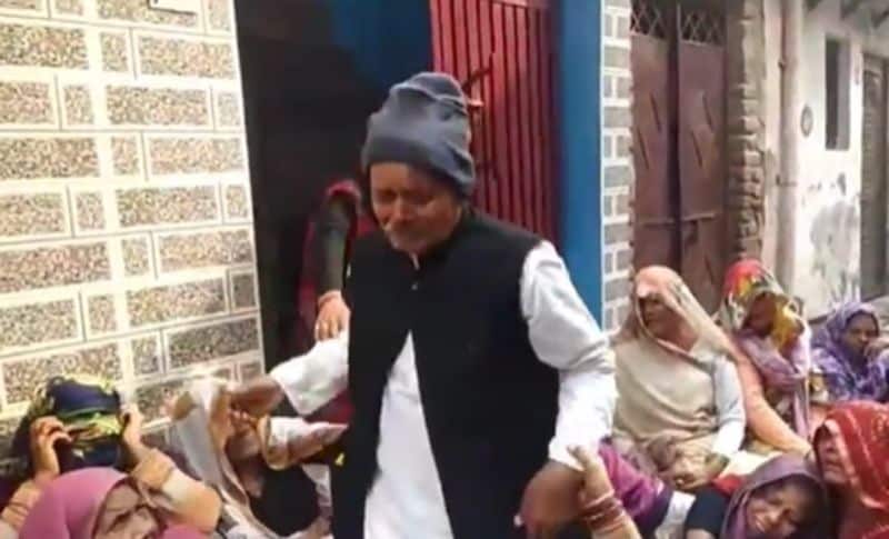 फिलहाल दिल्ली पुलिस पुलिस ने वारदात अंजाम देने वाले आरोपियों के खिलाफ मामला दर्ज कर उनकी तलाश शुरू कर दी है। पुलिस का कहना है कि जल्द ही हत्यारों को पकड़ लिया जाएगा। (मृतक के परिजन)
