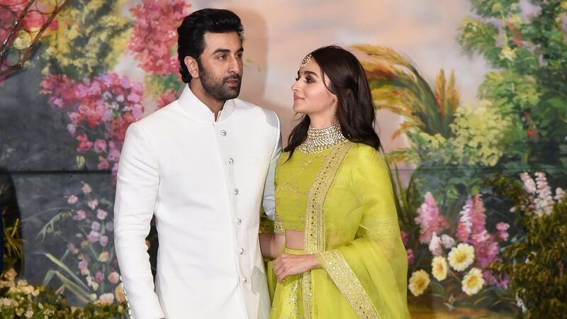 Ranbir kapoor looks cool from his dubai holiday leaked on social media BRD