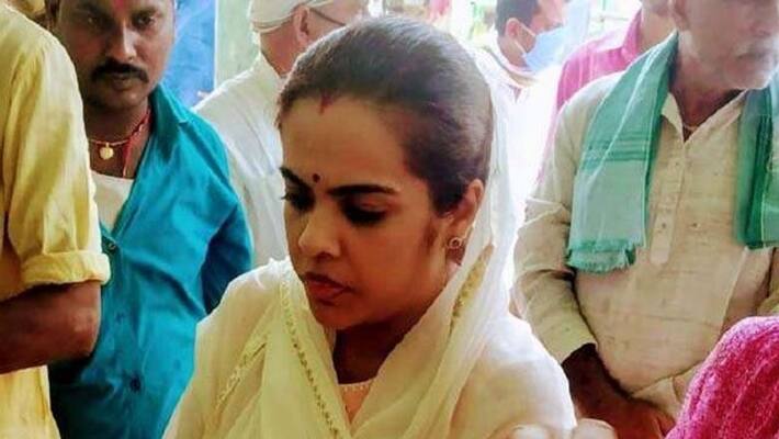 Bihar election result: Sharad Yadav's MBA degree daughter Subhashini Raj Rao suffered a tough defeat, contested for the first time asa Bihar election result: Sharad Yadav's MBA degree daughter Subhashini Raj Rao suffered a tough defeat, contested for the first time asa