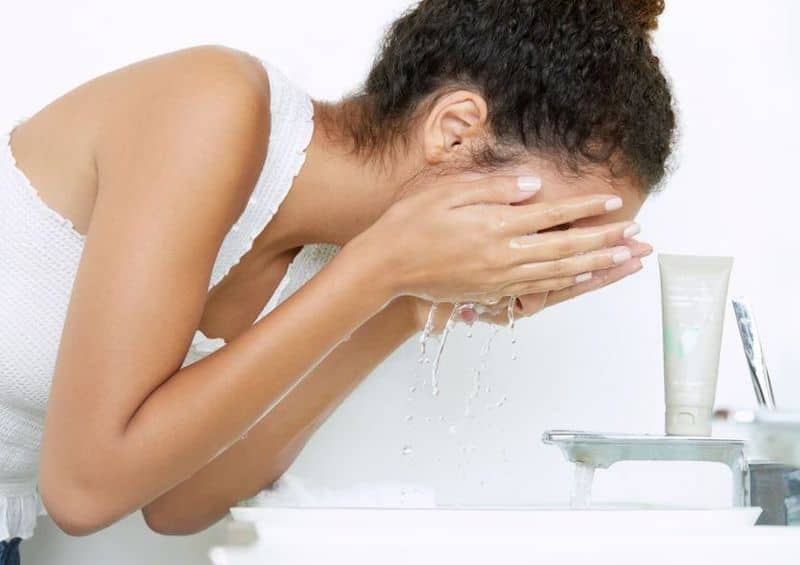 8 Effective skin care tips for oily skin in winter BDD