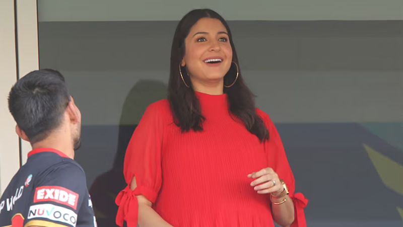 हाल ही में 5 नवंबर को विराट कोहली ने अपना जन्मदिन मनाया था। इस दौरान वह अपनी पत्नि के साथ एक रोमांटिक डेट पर भी गए थे।