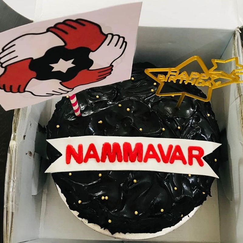 Bigg boss fame vanitha vijaykumar Bake special cake for Kamal hassan Birthday