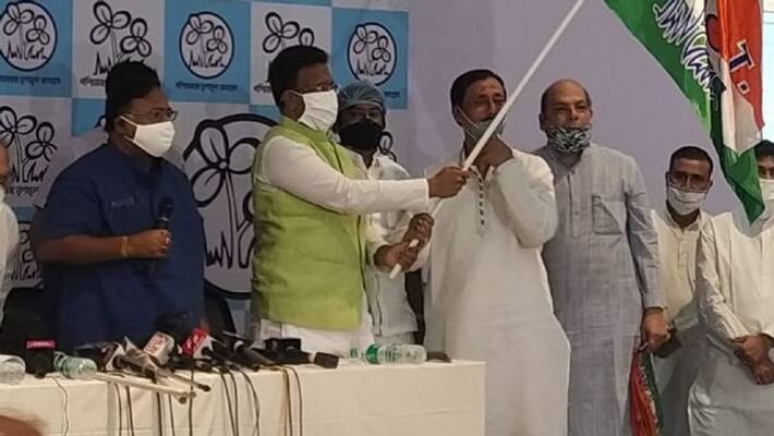 Congress MLA joins TMC ahead of assembly election in Bengal BTG Congress MLA joins TMC ahead of assembly election in Bengal BTG