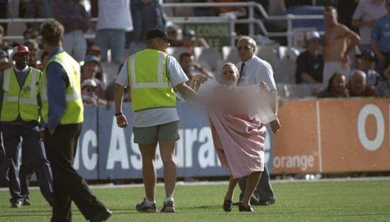 See Viral Images of nacked Cricket Fan in the ground spb