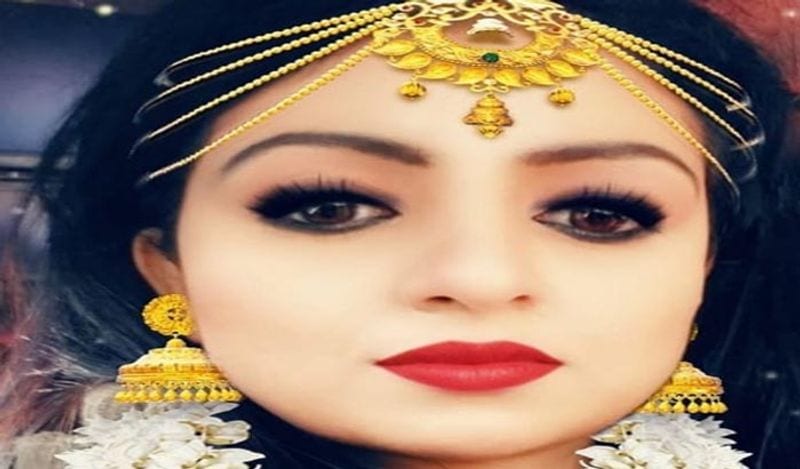 वीडियो के जरिये हसीन जहां ने मोहम्मद शमी पर निशाना साधा। उन्होंने शमी पर घरेलू हिंसा का मामला दर्ज करवाया था। साथ ही आरोप लगाया कि वो उनके साथ मारपीट करते थे। 