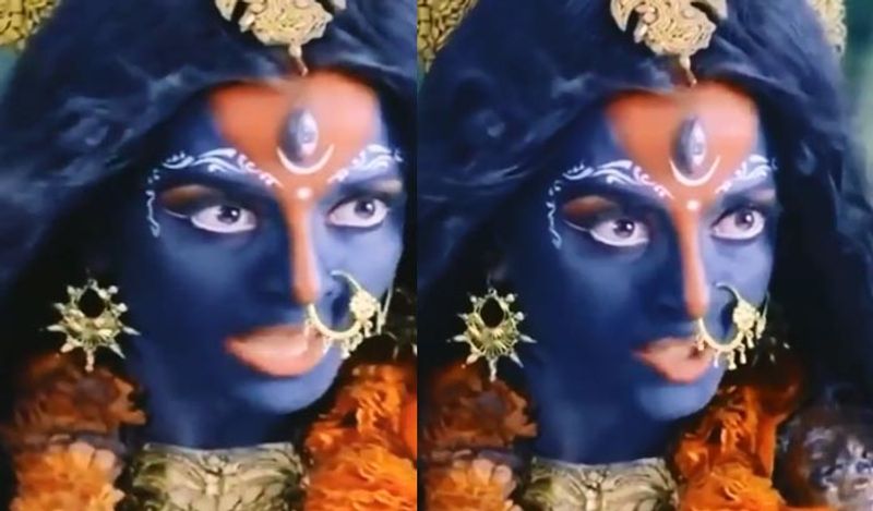 हसीन जहां ने इंस्टग्राम पर एक धारावाहिक का वीडियो शेयर किया। इसमें मां काली पति की खासियत बता रही हैं। इसमें पति को पत्नी का साथ देने वाला बताया जा रहा है। 