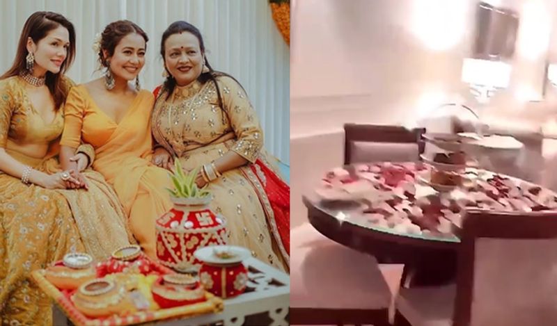 बता दें, नेहा कक्कड़ अब रोहनप्रीत सिंह की पत्नी बन गई हैं। नेहा और रोहनप्रीत ने 24 अक्टूबर को दिल्ली के एक गुरुद्वारे में शादी की थी। शादी की रस्म के बाद पति-पत्नी एयरोसिटी स्थित होटल जे डब्ल्यू मैरियट पहुंचे, जहां दोनों पक्षों के करीबी दोस्त व रिश्तेदार मौजूद थे और सभी ने दोनों को शुभकामनाएं दी।
