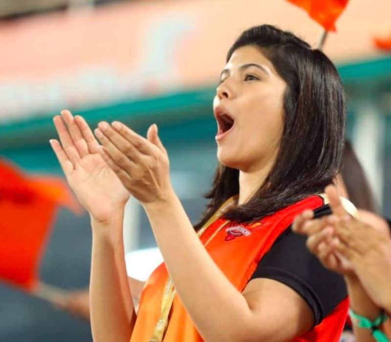 Mumbai Indians took over 150 members along with Hair dressers, Tailor  for IPL 2020 season CRA