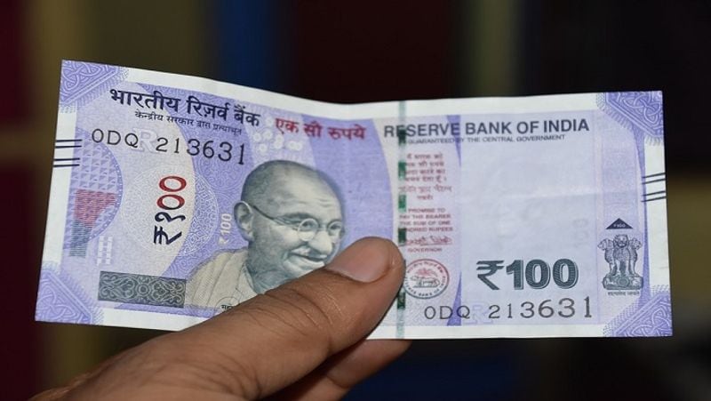 क्या है यह स्कीम
पोस्ट ऑफिस के रिकरिंग डिपॉजिट छोटी-छोटी किस्तों में पैसा जमा किया जा सकता है। यह सरकारी गारंटी वाली स्कीम है। पोस्ट ऑफिस रिकरिंग डिपॉजिट अकाउंट में 5 साल के लिए निवेश किया जा सकता है। हालांकि, कुछ बैंक 6 महीने से लेकर साल भर, 2 साल और 3 साल के रिकरिंग अकाउंट में निवेश की सुविधा देते हैं।
(फाइल फोटो)
