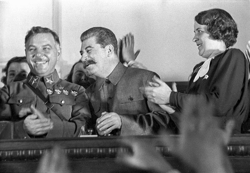 what did russia do to the five close aides of stalin after his death