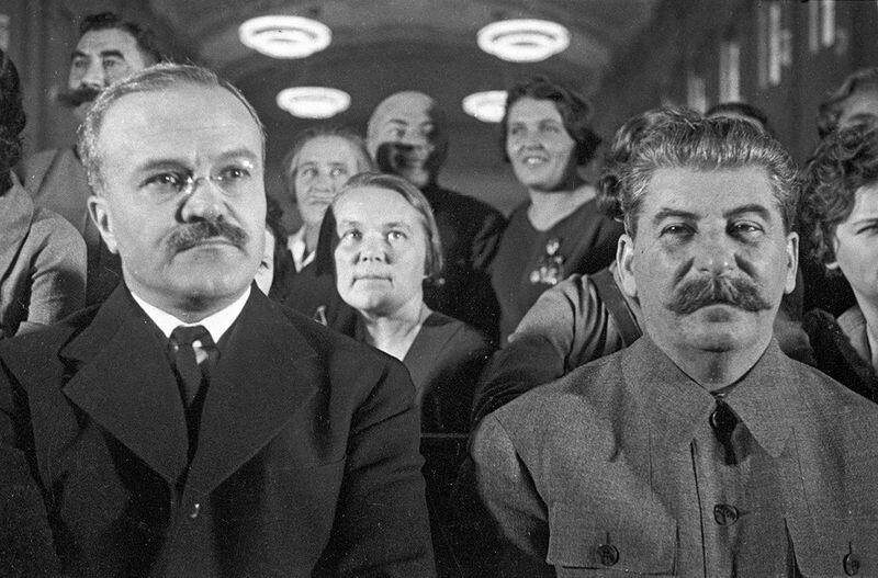 what did russia do to the five close aides of stalin after his death