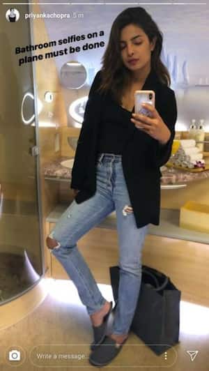 How do you pose in a mirror selfie for girls? : u/StyleBets