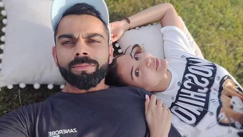 ऑस्ट्रेलिया के साथ चार मैचों की टेस्ट सीरीज के दौरान टीम के कप्तान विराट कोहली को छुट्टी दी गई है, क्योंकि उस समय उनकी पत्नी की डिलेवरी का वक्त है, इसलिए उन्हें पेरेंटल लीव दी गई है। टीम की कप्तानी रोहित शर्मा के हाथ सौंपी गई है। 