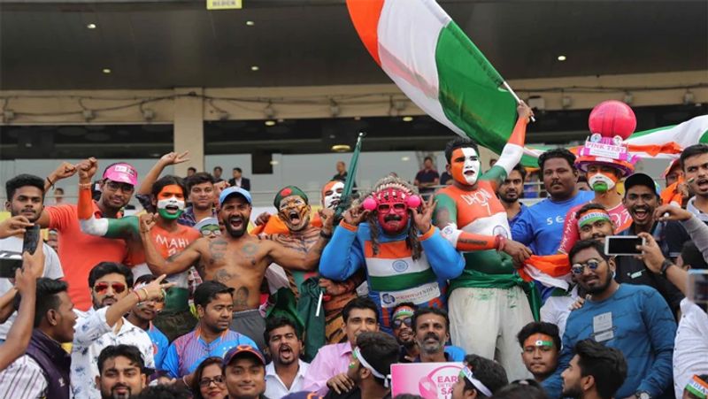 సిడ్నీస్టేడియంలో, గబ్బా స్టేడియంలో మహ్మద్ సిరాజ్కి ఎదురైన చేదు అనుభవం దృష్ట్యా... మైదానంలోకి వచ్చిన ప్రేక్షకులు ఎవ్వరైనా జాతి వివక్ష వ్యాఖ్యలు చేస్తే వారిపై కఠిన చర్యలు తీసుకుంటామని హెచ్చరించారు అధికారులు. అంతేకాకుండా మతపరమైన, రాజకీయ, అసభ్యకరమైన కామెంట్లు చేయరాదు...