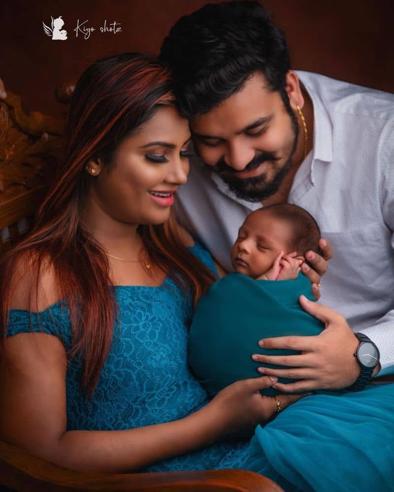 Mynaa Nandhini Special Gift from Husband Yogeshwaran for valentines day going viral