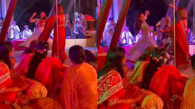भाई अक्षत की संगीत सेरेमनी में कंगना ने राजस्थानी गानों पर खूब डांस किया।