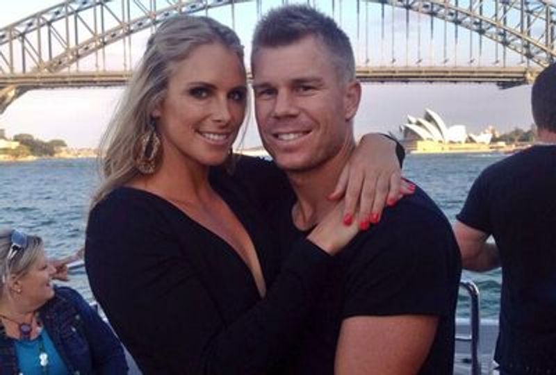 Ausi cricketer david warner does love making in previeous night of the match, viral questuon asked spb