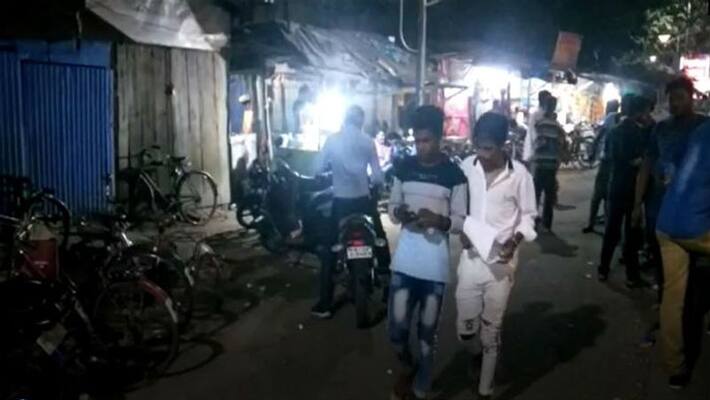 Job seekers lost money and mobile by fraud at Bangaon ASB Job seekers lost money and mobile by fraud at Bangaon ASB