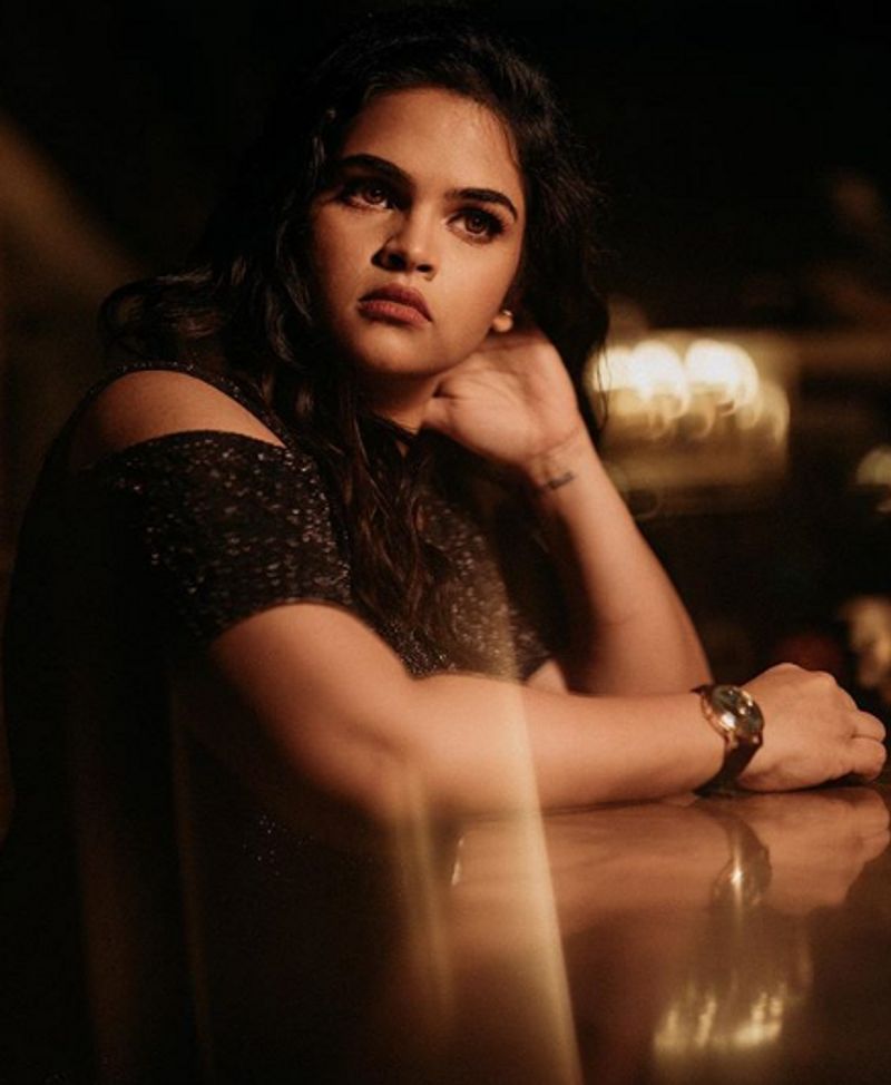 actress vidyuleka raman black hot dress photo goes viral in social media
