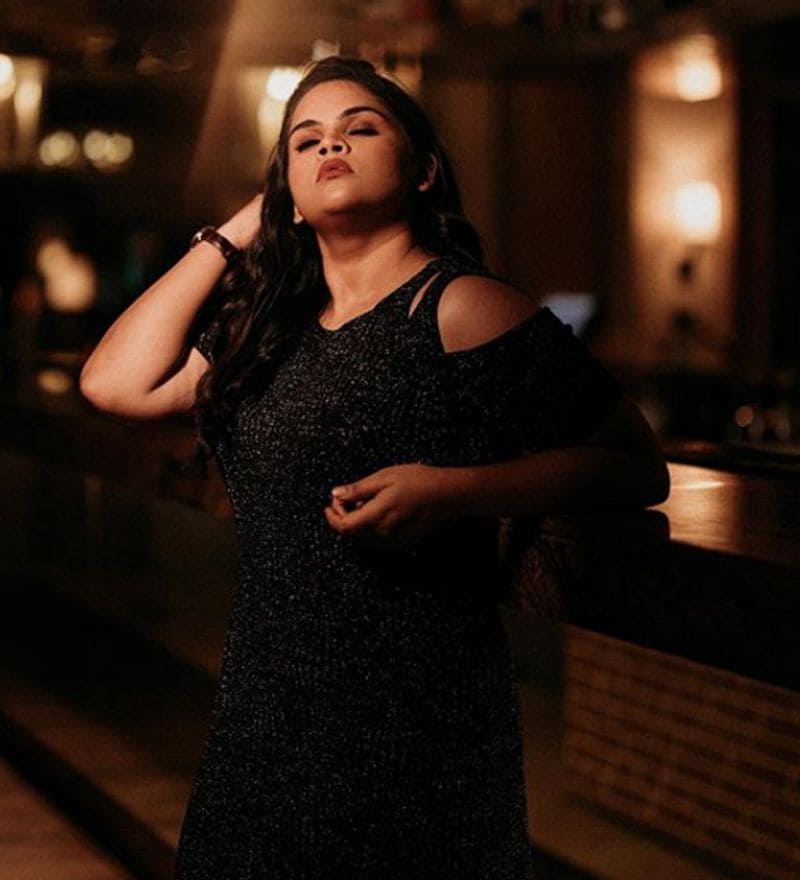 actress vidyuleka raman black hot dress photo goes viral in social media