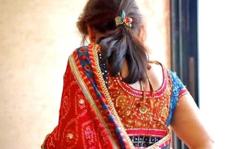 जांच में सामने आया है कि इस घिनौने काम में महिला के साथ उसका भाई भी शामिल था। पुलिस ने दोनों भाई बहन के खिलाफ राज्य साइबर सेल में केस दर्ज कर लिया है। दोनों से और पूछताछ की जा रही है कहीं उन्होंने यह फोटो किसी सोशल साइट पर तो अपलोड नहीं किए हैं।
