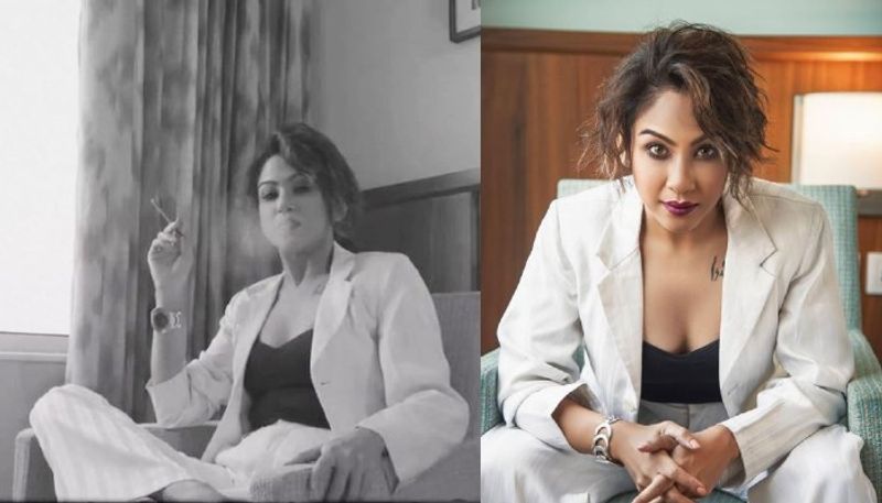 <p>ভেজা চুলে সুইমিংপুলে উষ্ণতার পারদ চড়িয়েছেন চান্দ্রেয়ী। প্রতিটি ছবিতেই যৌবন যেন উপচে পড়ছে।</p>