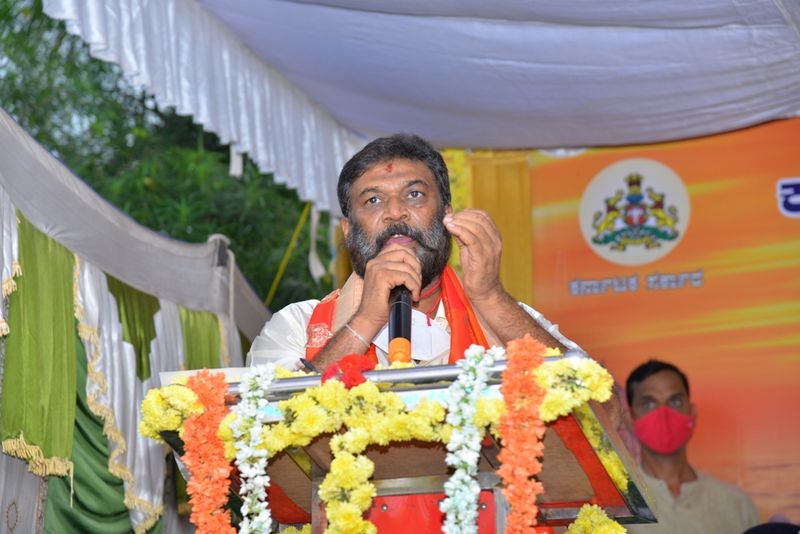 Minister Anand Singh Talks Over Hampi Utsava grg
