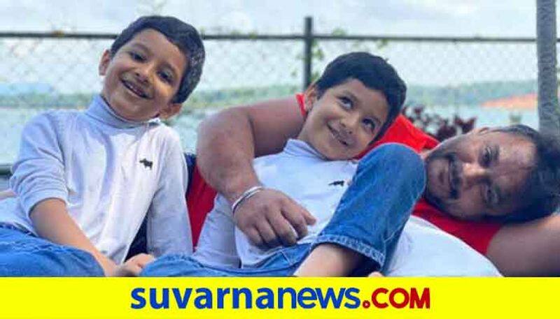 D boss darshan seen with twin boys photo viral on social media vcs