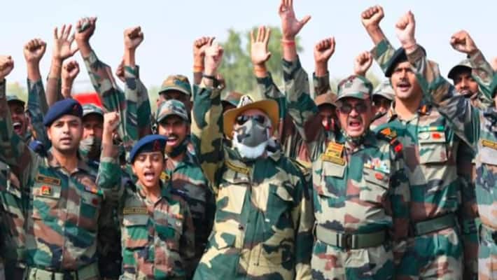 PM modi celebrates Diwali with army jawans in Jaisalmer kpl PM modi celebrates Diwali with army jawans in Jaisalmer kpl