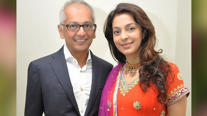 जूही के पति जय मेहता मल्टीनेशनल कंपनी मेहता ग्रुप के ओनर हैं। उनकी सीमेंट की दो कंपनियां भी है। शाहरुख खान के साथ वे आईपीएल टीम कोलकाता नाइट राइडर्स के को-ओनर भी हैं।