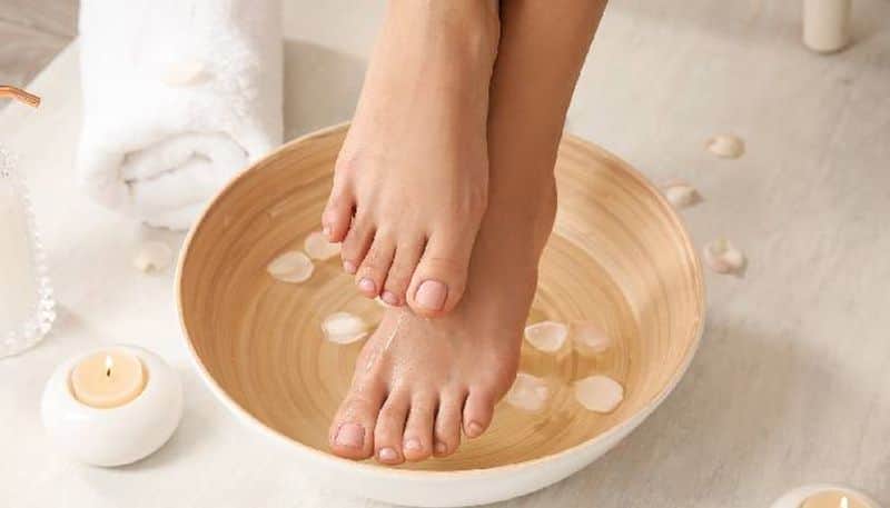 homeremedies to remove cracked heels and tips in winter - bsb