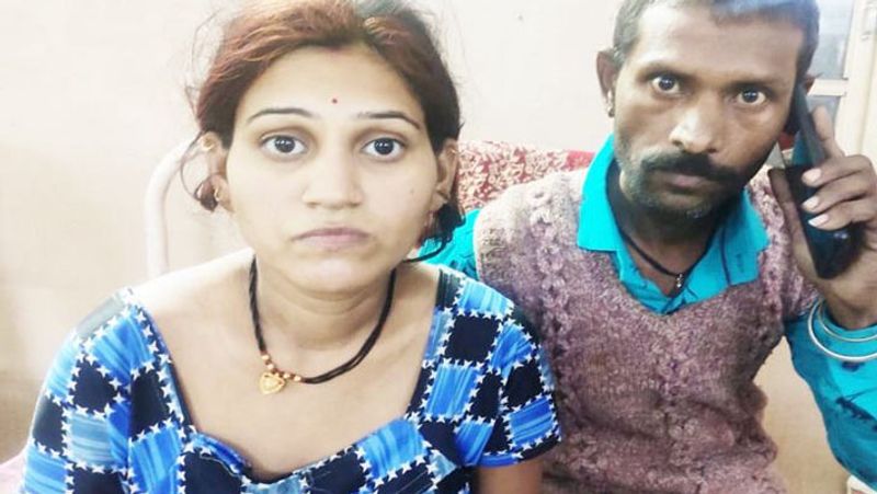 आरोपी इतनी शातिर थी कि किसी को शक नही हो, इसलिए उसने बाकी नवजातों को भी एक-एक करके चेक किया। आरोपी बच्ची को कमर से दुपट्टे से बांधकर एक्टिव चलाकर ले गई। (बच्ची की मां रानी और पिता लोकेश) आगे पढ़ें ऐसी ही एक अन्य घटना...