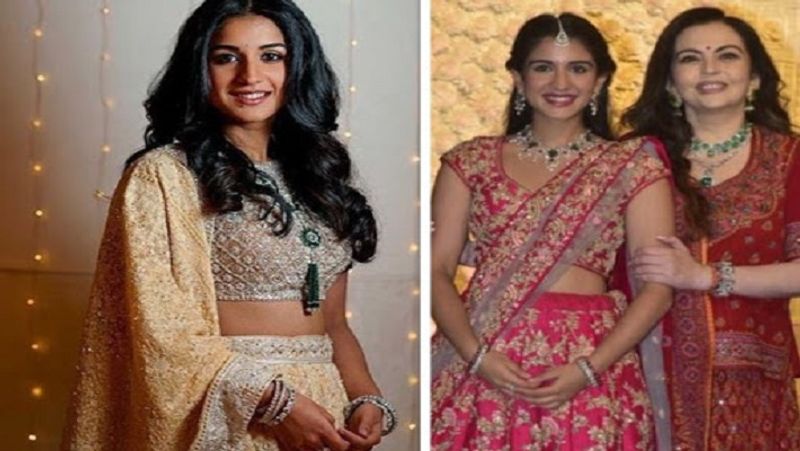 नीता अंबानी की अपनी होने वाली छोटी बहू राधिका मर्चेंट के साथ स्पेशल बॉन्डिंग हैं। नीता अंबानी राधिका मर्चेंट का बहुत ख्याल रखती हैं। वे उन्हें अपनी बेटी ईशा अंबानी से जरा भी कम प्यार नहीं करतीं। खास मौकों पर नीता अंबानी राधिका मर्चेंट को अपने साथ बाहर भी घुमाने ले जाती हैं। 