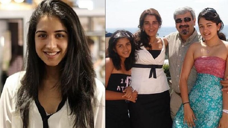 इस तस्वीर में राधिका मर्चेंट बेहद मासूम दिख रही हैं। दूसरी तस्वीर उनके बचपन की है, जिसमें वे पिता वीरेन मर्चेंट, मां शैली मर्चेंट और बड़ी बहन अंजलि मर्चेंट के साथ नजर आ रही हैं। यह एक रेयर फोटो है। 