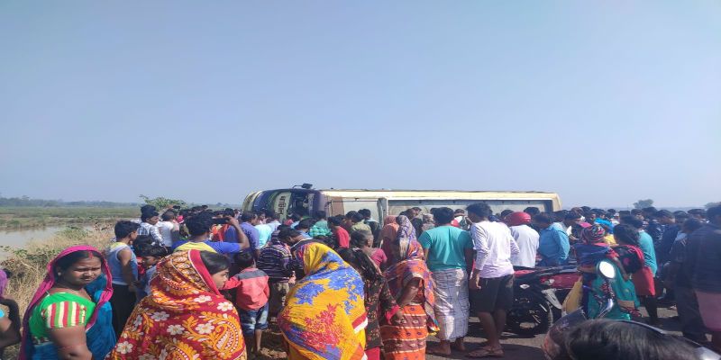 One died and eight passengers are critically injured by bus accident at Midnapore ASB