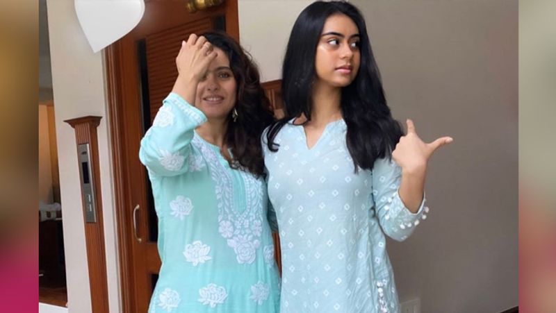 दिवाली पर भी काजोल बेटी को अकेले छोड़कर नहीं आ सकी। इसलिए अजय और बेटे युग को अकेले ही दिवाली मनानी पड़ी। मां के बिना युग थोड़ा उदास जरूर था। लेकिन अजय बेटे का पूरा ध्यान रख रहे हैं।