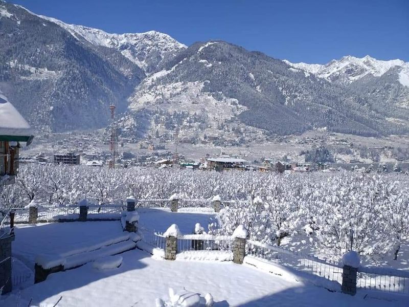 kashmir tourism hoping in snowfall photo story