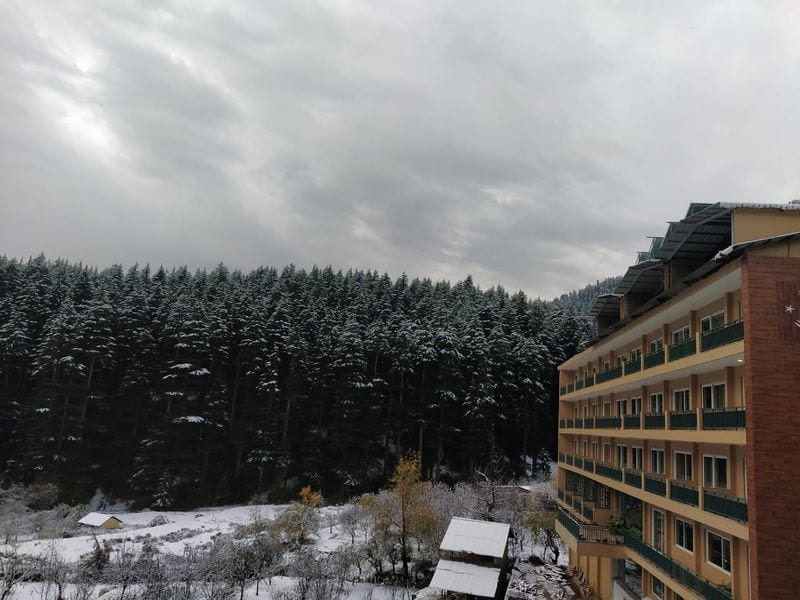 kashmir tourism hoping in snowfall photo story