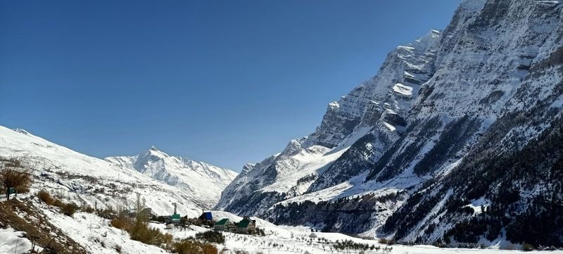 kashmir tourism hoping in snowfall photo story
