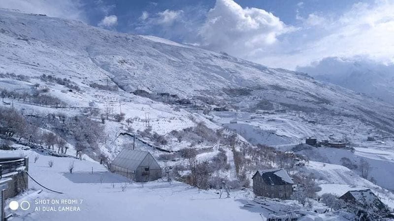 kashmir tourism hoping in snowfall photo story