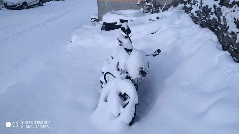 kashmir tourism hoping in snowfall photo story