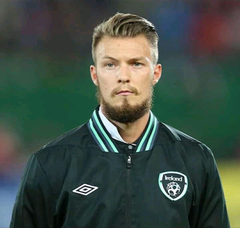 The first half saw SCEB earn a penalty in the opening minute after Mohamed Ali brought down Narayan Das inside the box. Simultaneously, the spot-kick was shot wide on the right by Anthony Pilkington.