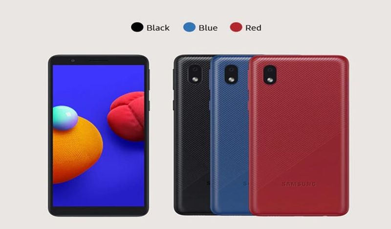 Samsung Galaxy M01 Core
अगर आपको ऐसा लगा था कि कम कीमत में लोकल ब्रांड्स के मोबाइल मिलेंगे तो आप गलत थे। सैमसंग जैसे ब्रांड ने पांच हजार की कीमत में गैलेक्सी M01 Core लॉन्च किया है। ये फोन एंड्राइड 10 ओएस पर आधारित है।
