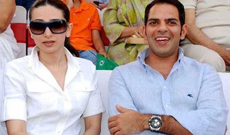 इसके अलावा मीडिया रिपोर्ट्स में कहा ये भी जाता है कि संजय कपूर ने करिश्मा कपूर का शादी के बाद पहली रात में ही सौदा कर दिया था। इस खबर के मीडिया में आने के बाद सभी शॉक्ड रह गए थे। 