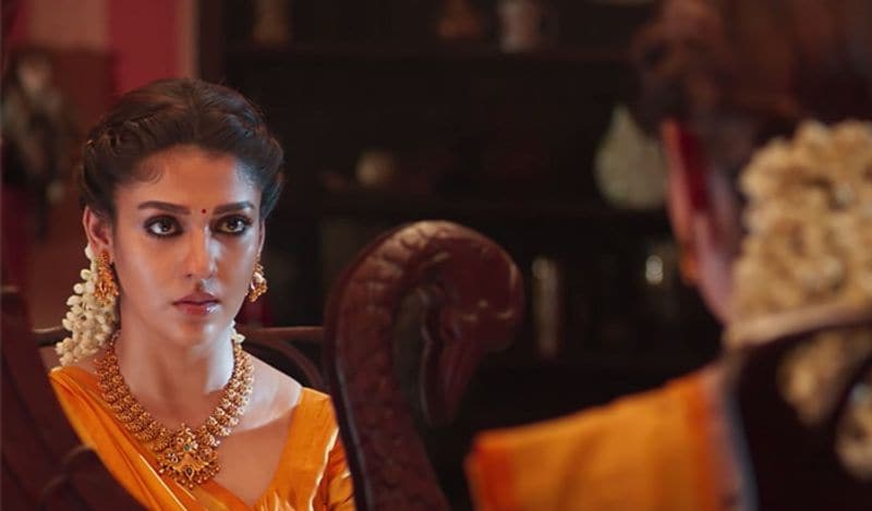 तेलुगु और तमिल फिल्मों में नाम कमाने के बाद नयनतारा ने 2010 में फिल्म 'सुपर' से कन्नड़ फिल्म इंडस्ट्री में भी डेब्यू किया था। वहीं, फिल्म 'श्री राम राज्यम' में सीता के किरदार के लिए नयनतारा को बेस्ट तेलुगु एक्ट्रेस का अवॉर्ड दिया गया।